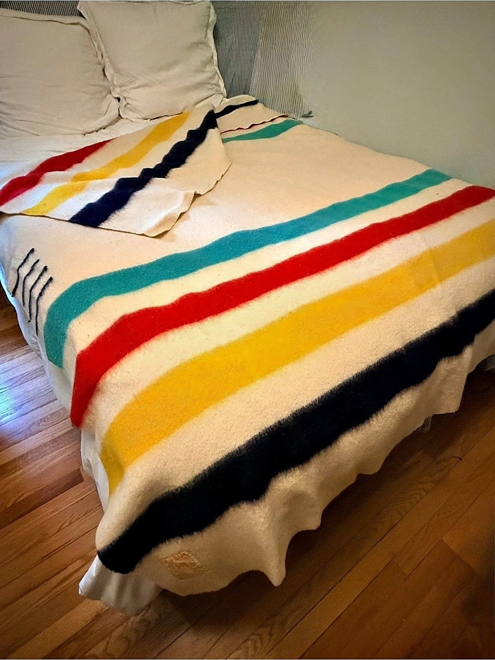 Vintage 1960s Hudson's Classic Bay Point Stripe- 100%  Wool Blanket